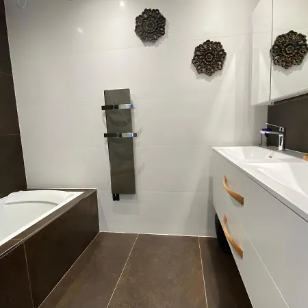 Villa Luxurious 4 Bedrooms In Secluded Area, Swimming Pool *